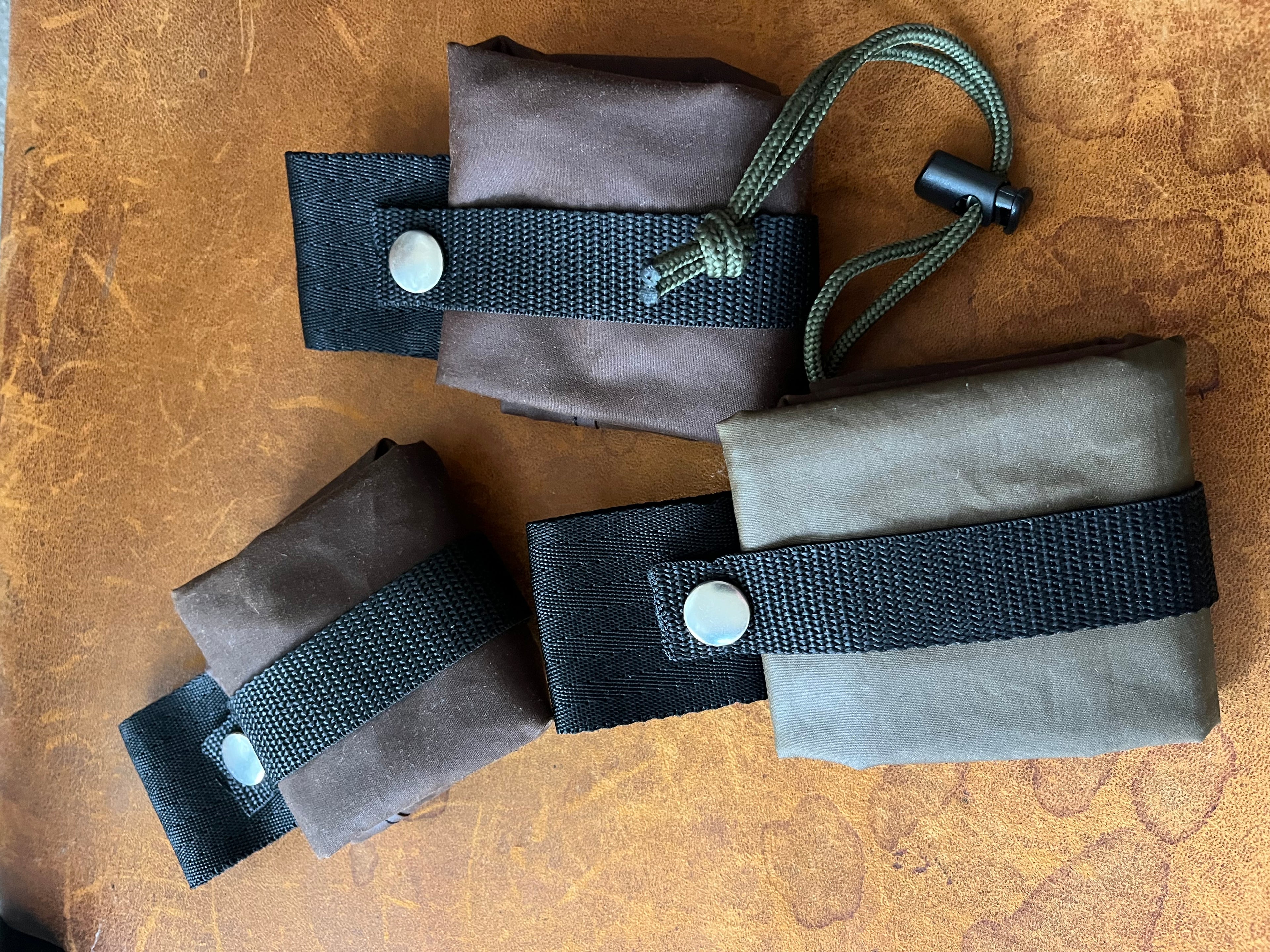 Bush craft forager bags, belt clip bag for finding berry and fruits