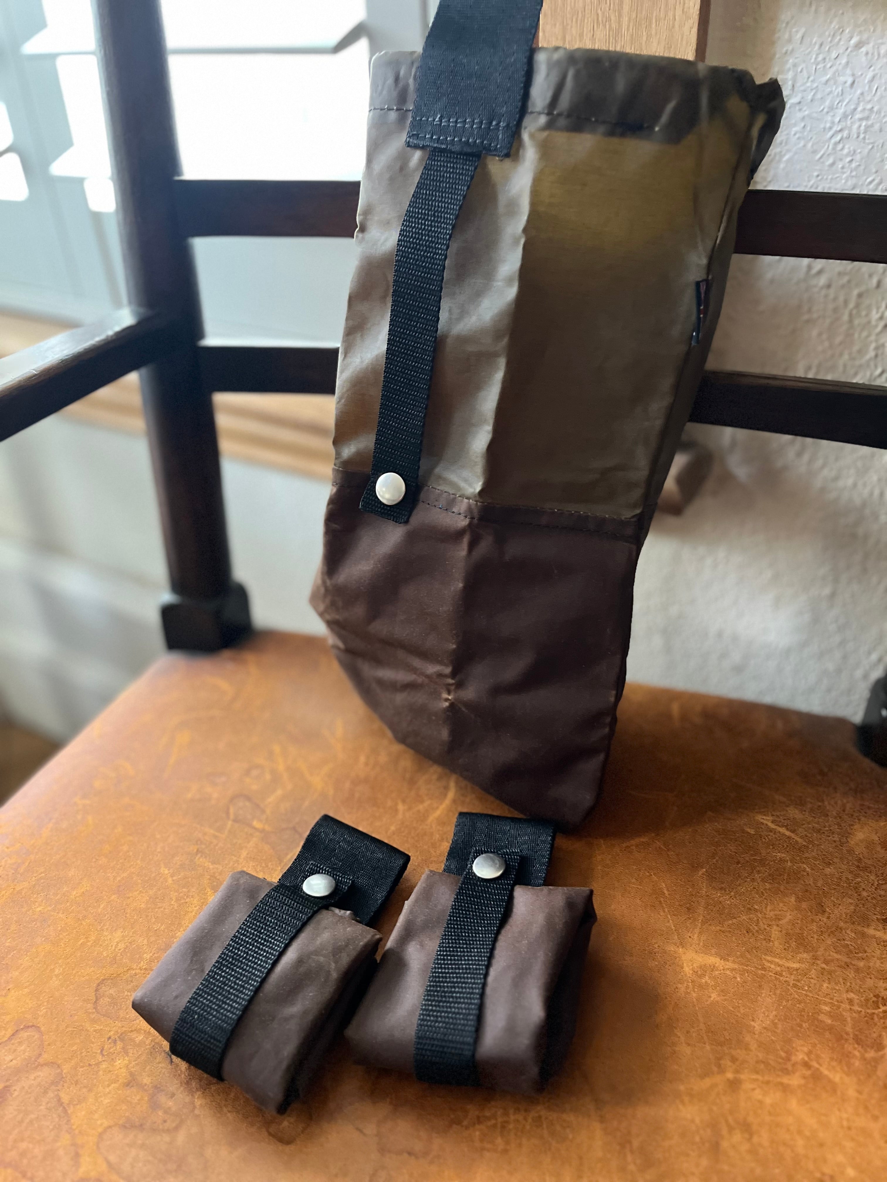 Bush craft forager bags, belt clip bag for finding berry and fruits
