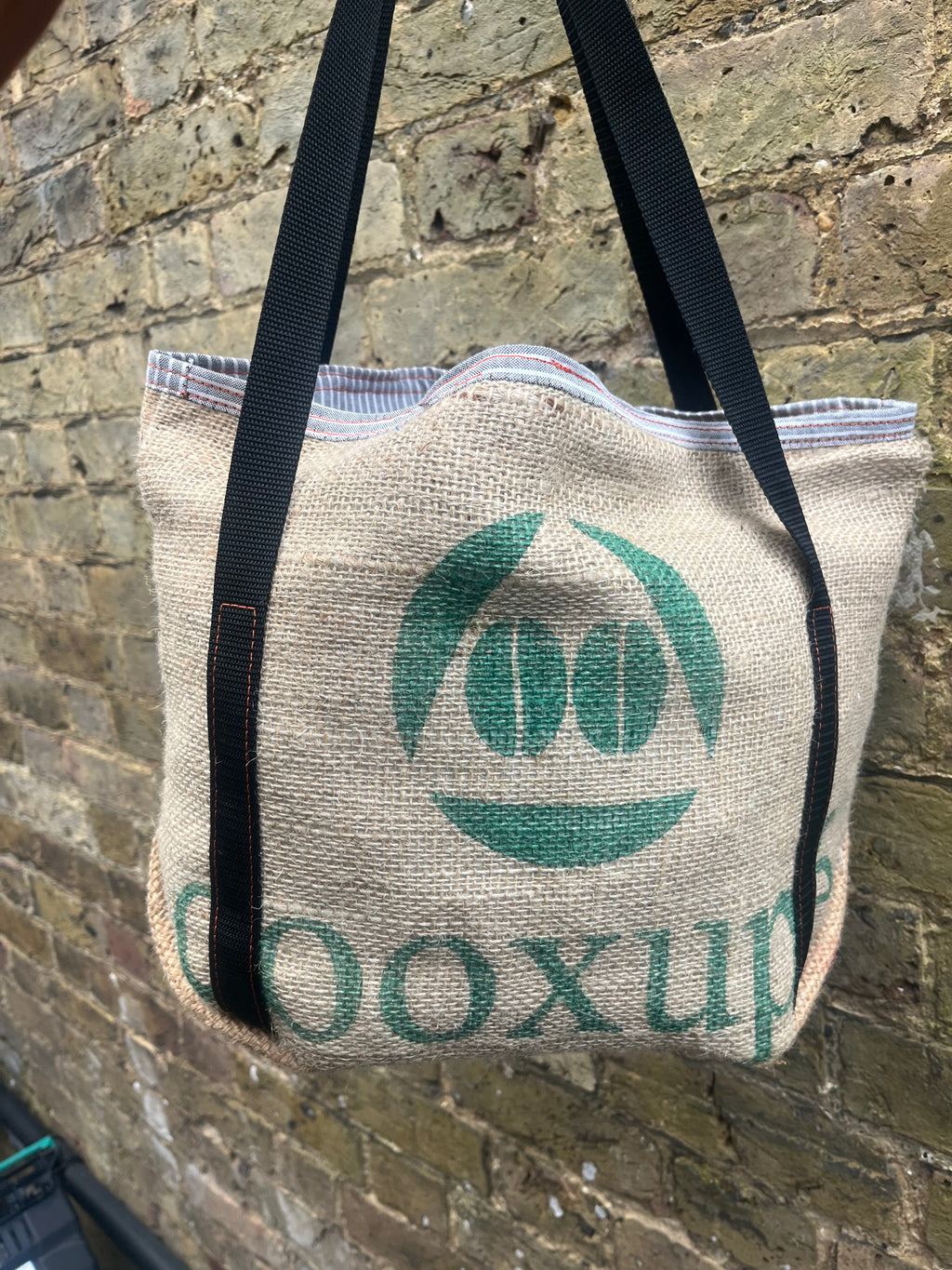 Jute shopping bags