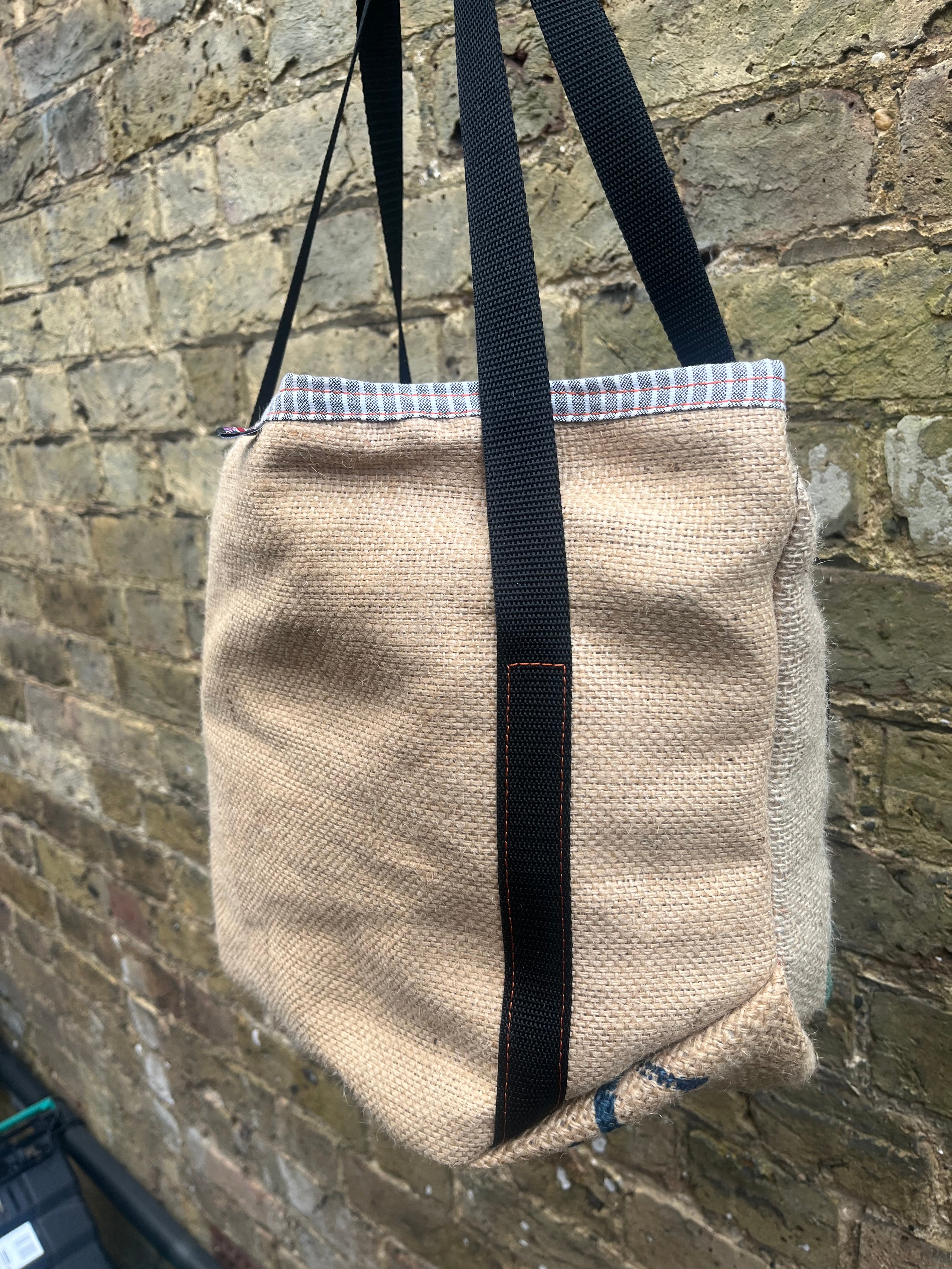 Jute shopping bags