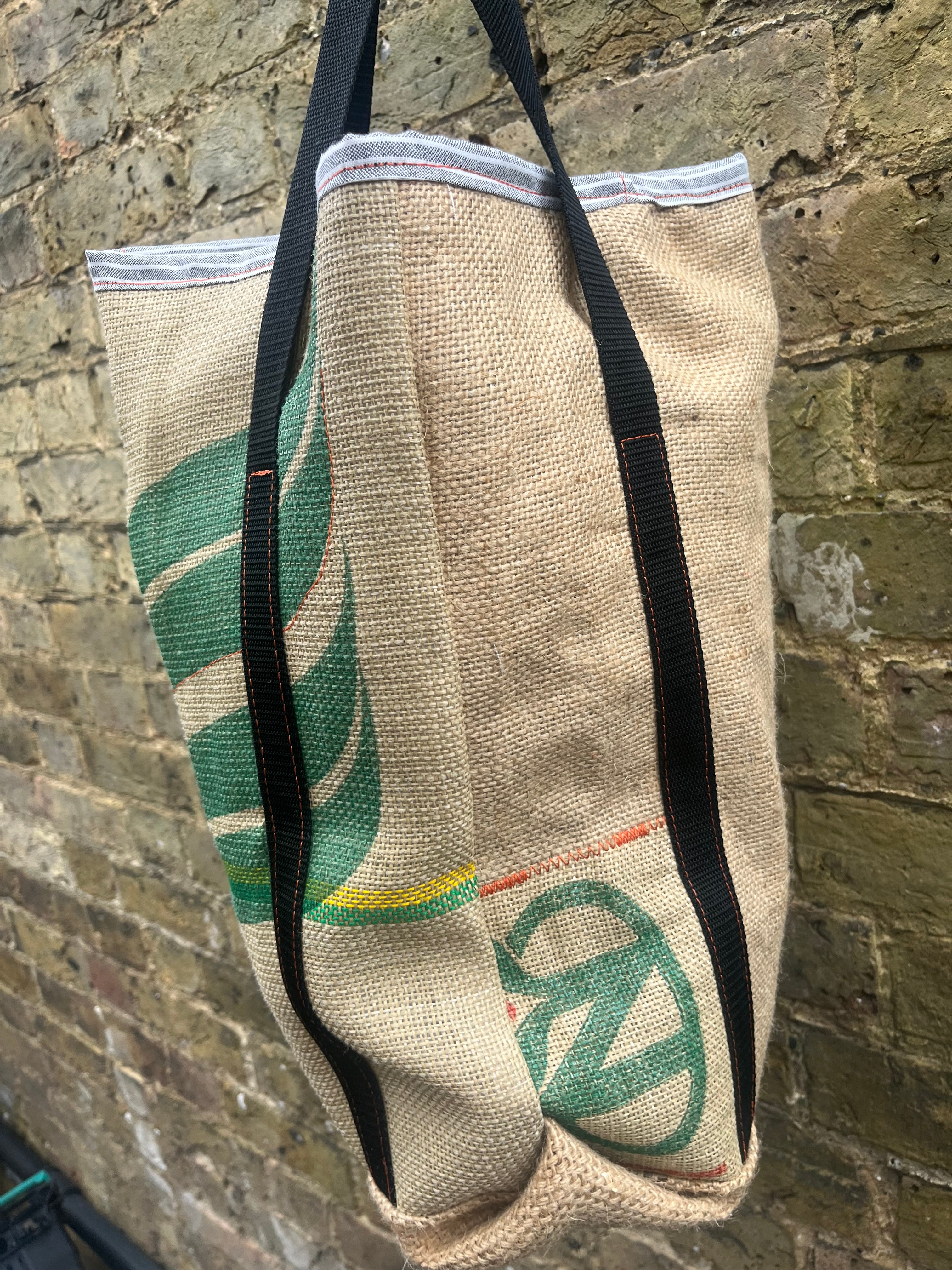Jute shopping bags